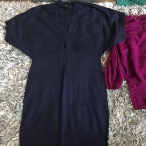 Navy v neck short sleeve sweater dress